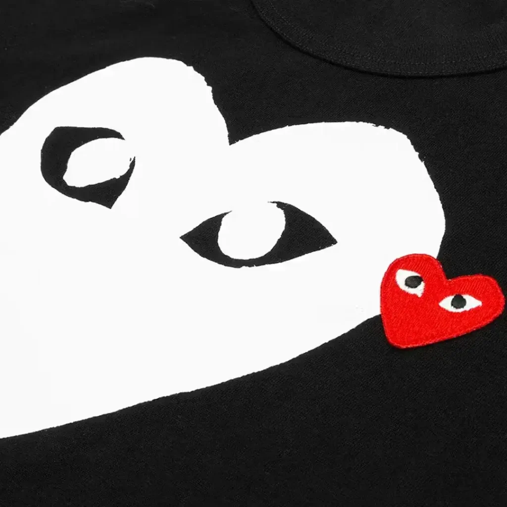 Comme des Garcons PLAY Play Women's White Heart Red Emblem T-shirt Black Back